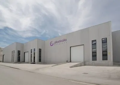 Exterior de las instalaciones de Plasticalia Chemical